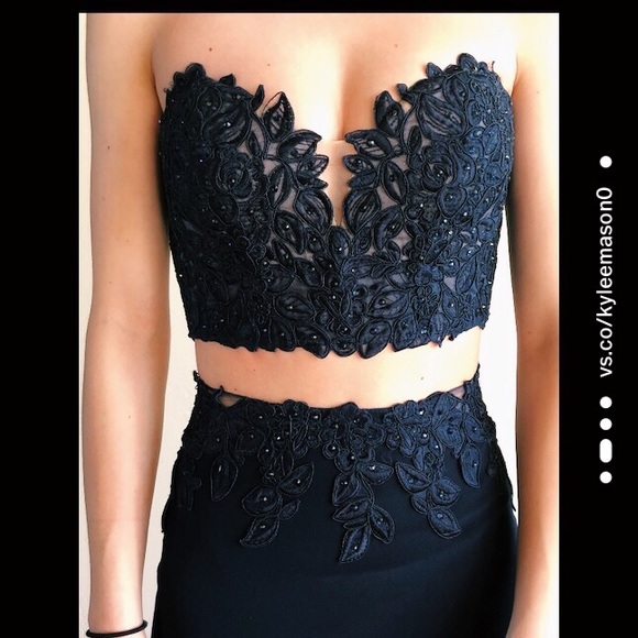 Faviana Prom Dress ••• size 00 - Picture 2 of 6